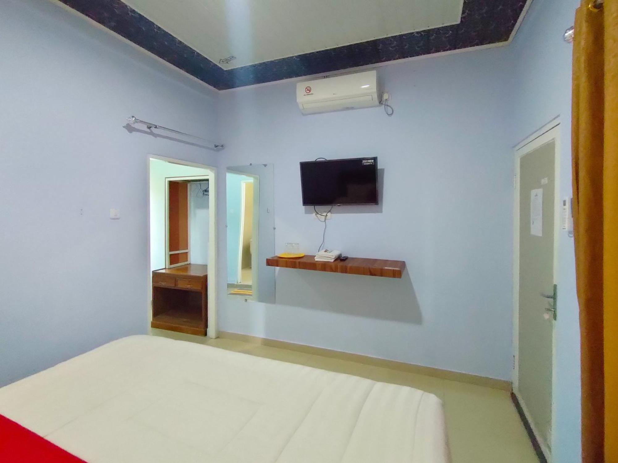 Reddoorz Syariah Near Stasiun Wates Hotel Wates  Buitenkant foto