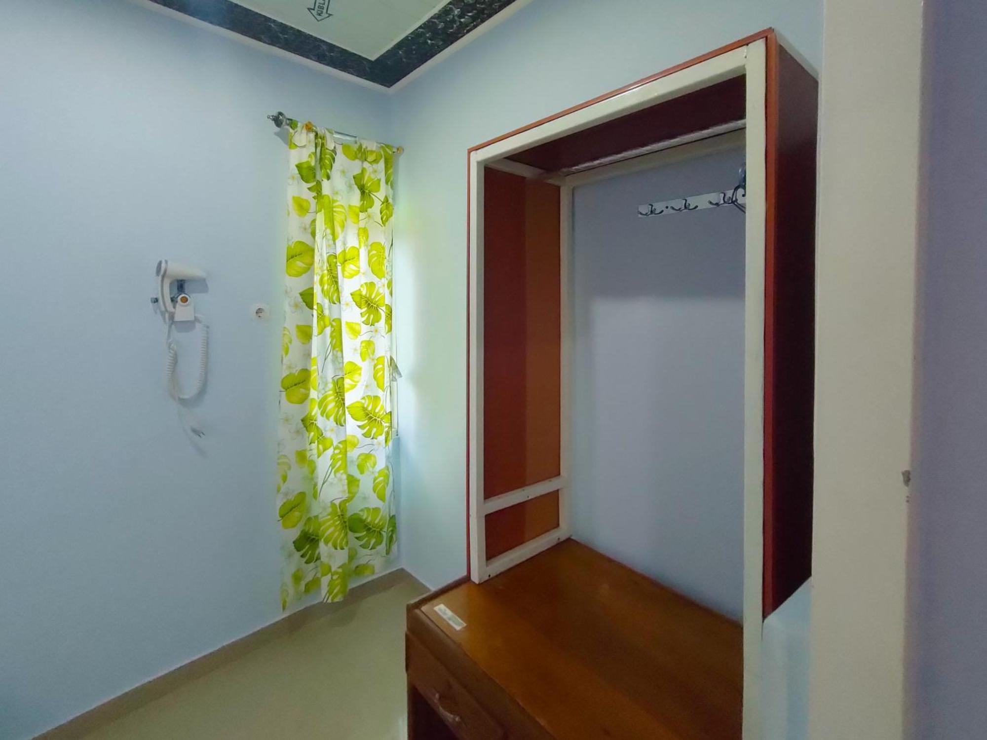 Reddoorz Syariah Near Stasiun Wates Hotel Wates  Buitenkant foto